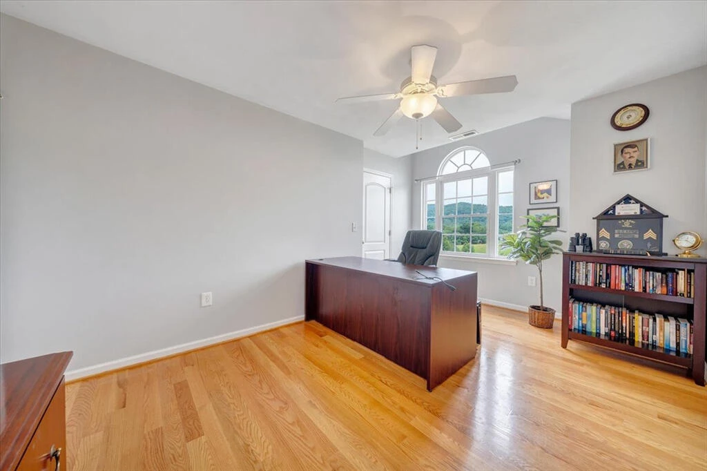 1138 Fallview DR - Photo 23