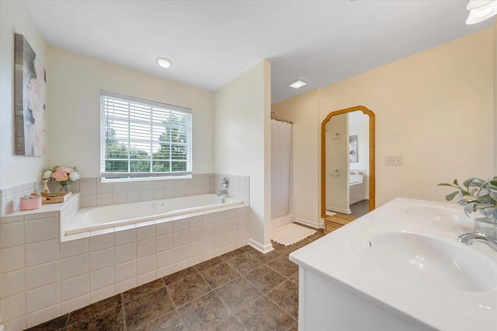 1138 Fallview DR - Photo 30