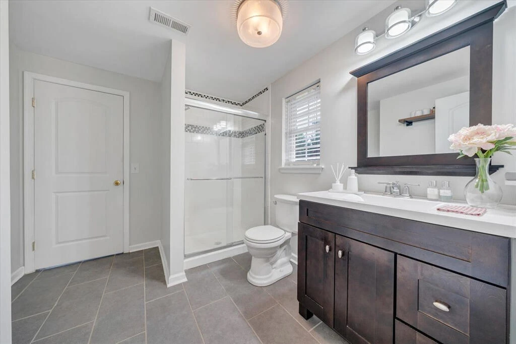 1138 Fallview DR - Photo 35