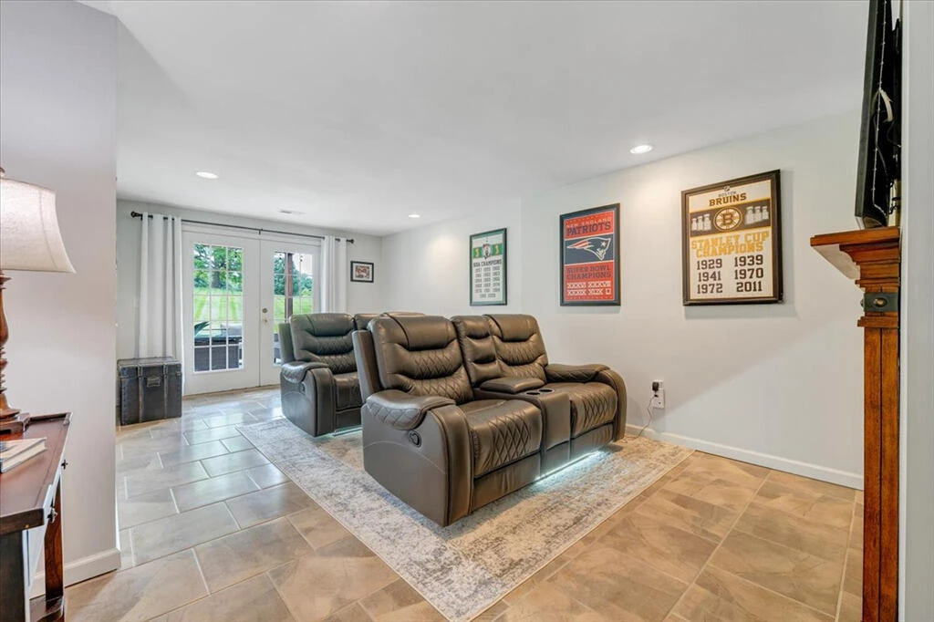 1138 Fallview DR - Photo 38