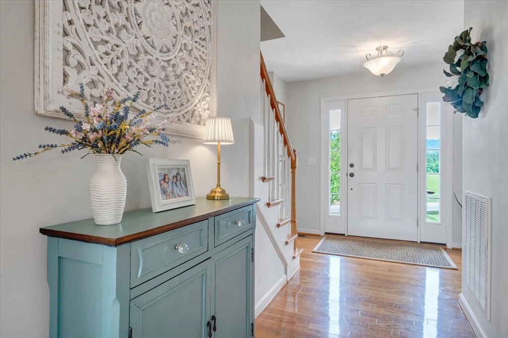 1138 Fallview DR - Photo 4
