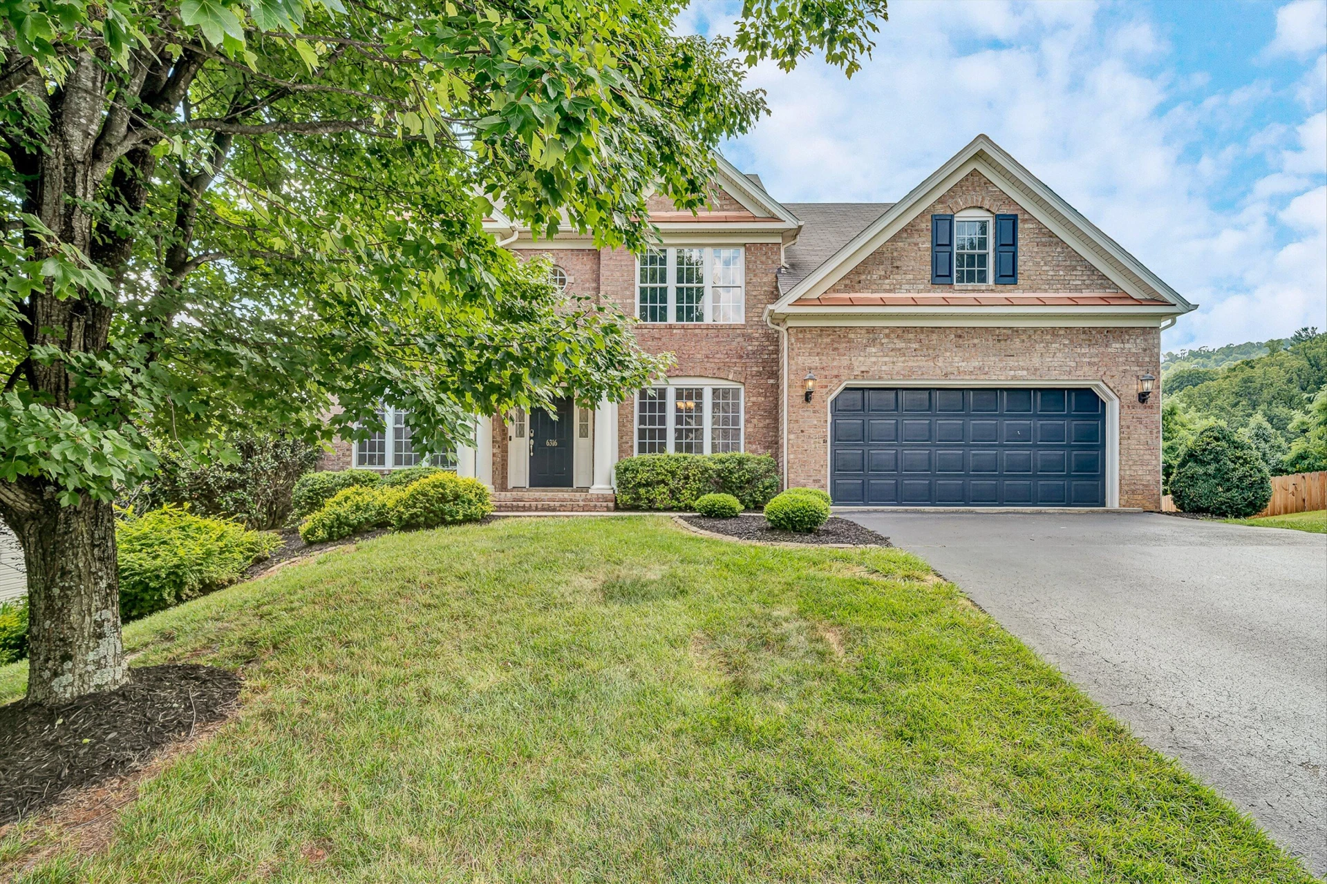 6316 Sandhurst DR - Photo 2