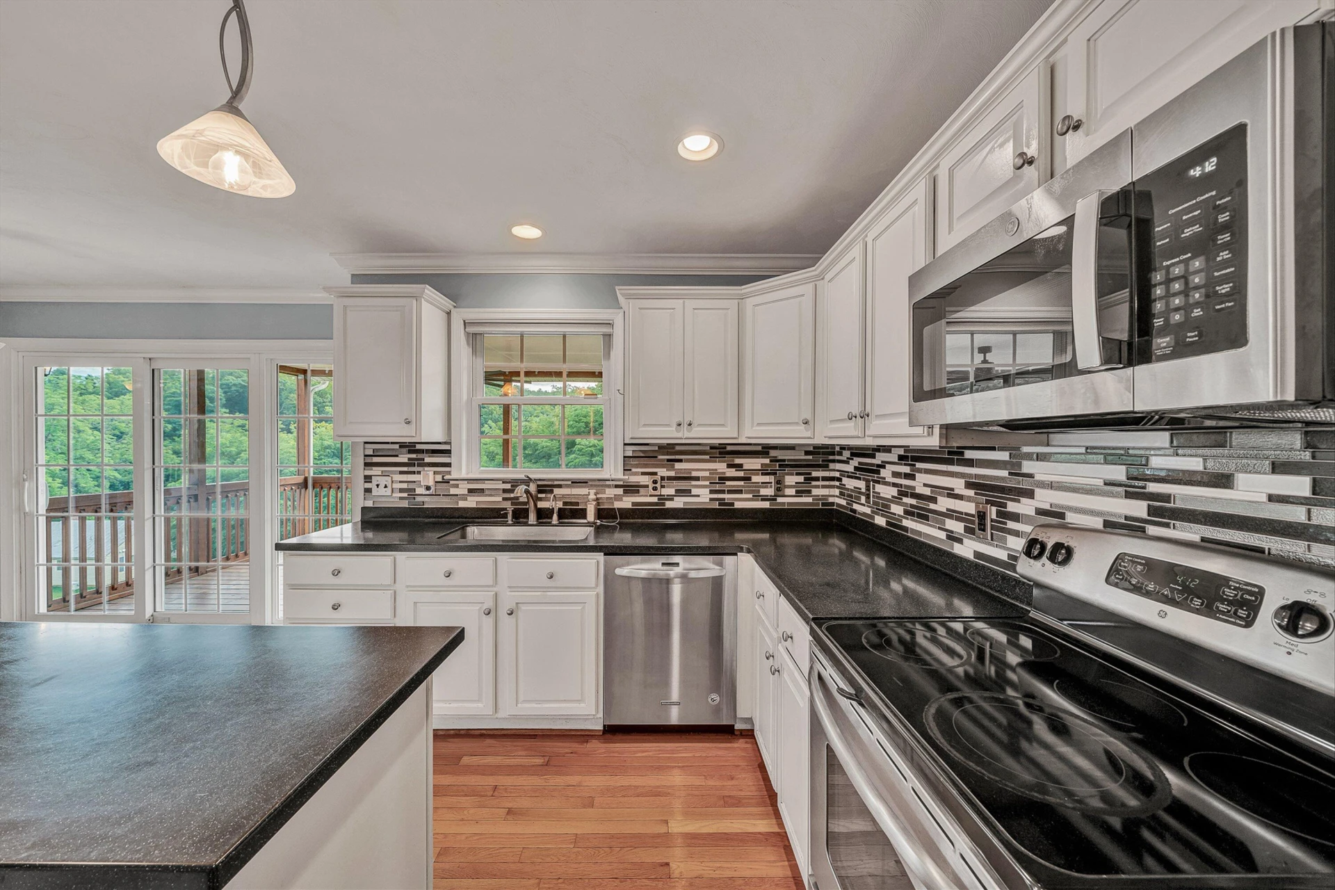 6316 Sandhurst DR - Photo 24
