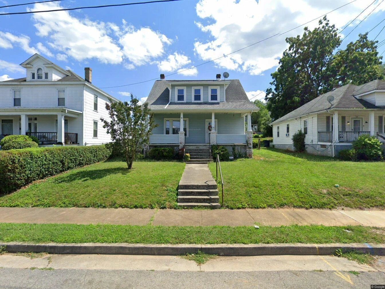 1106 Mercer AVE NW