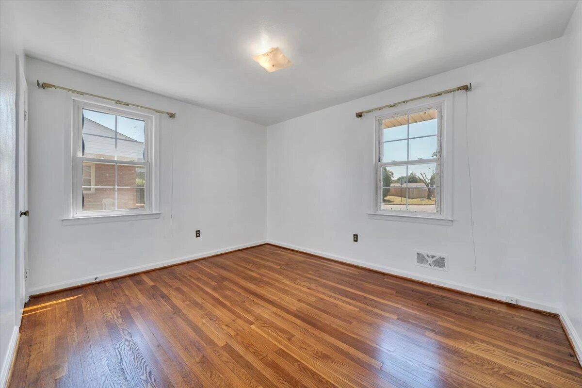 1331 Leon ST NW - Photo 13