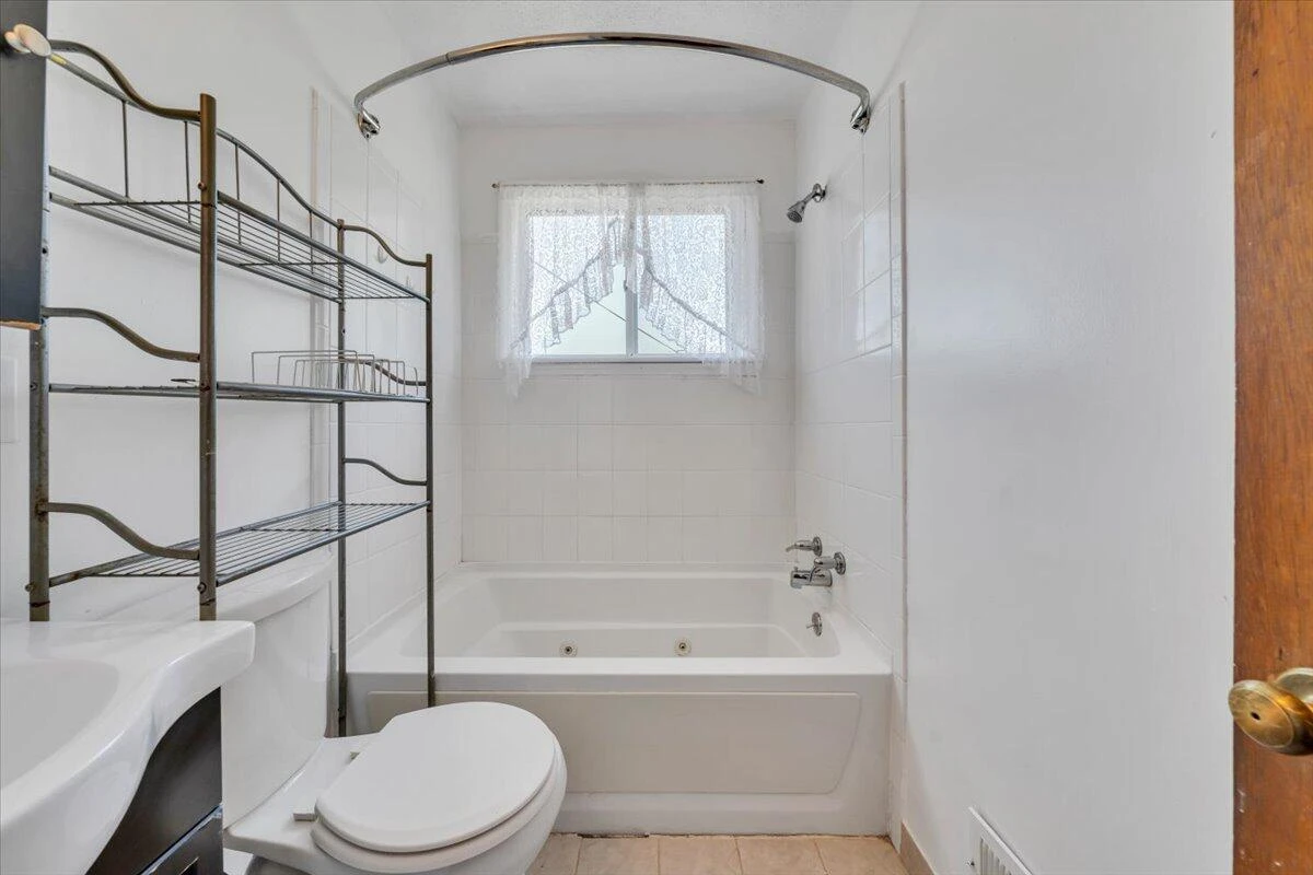 1331 Leon ST NW - Photo 15