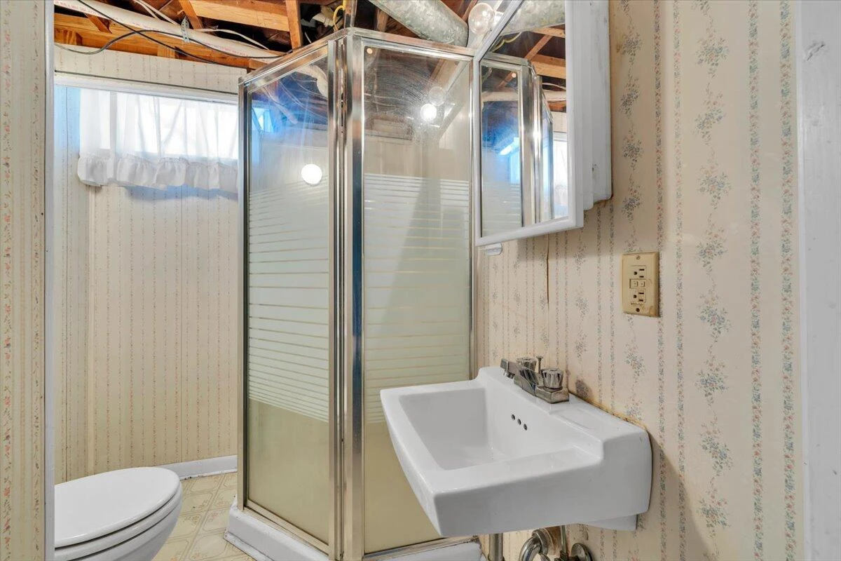 1331 Leon ST NW - Photo 21