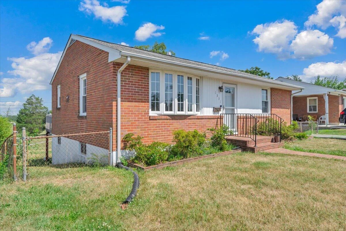 1331 Leon ST NW - Photo 33