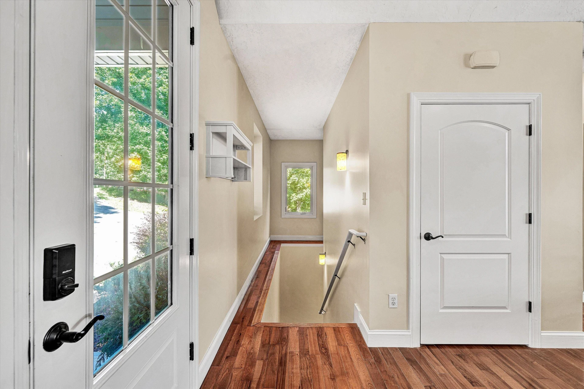 335 Lakecrest DR - Photo 10