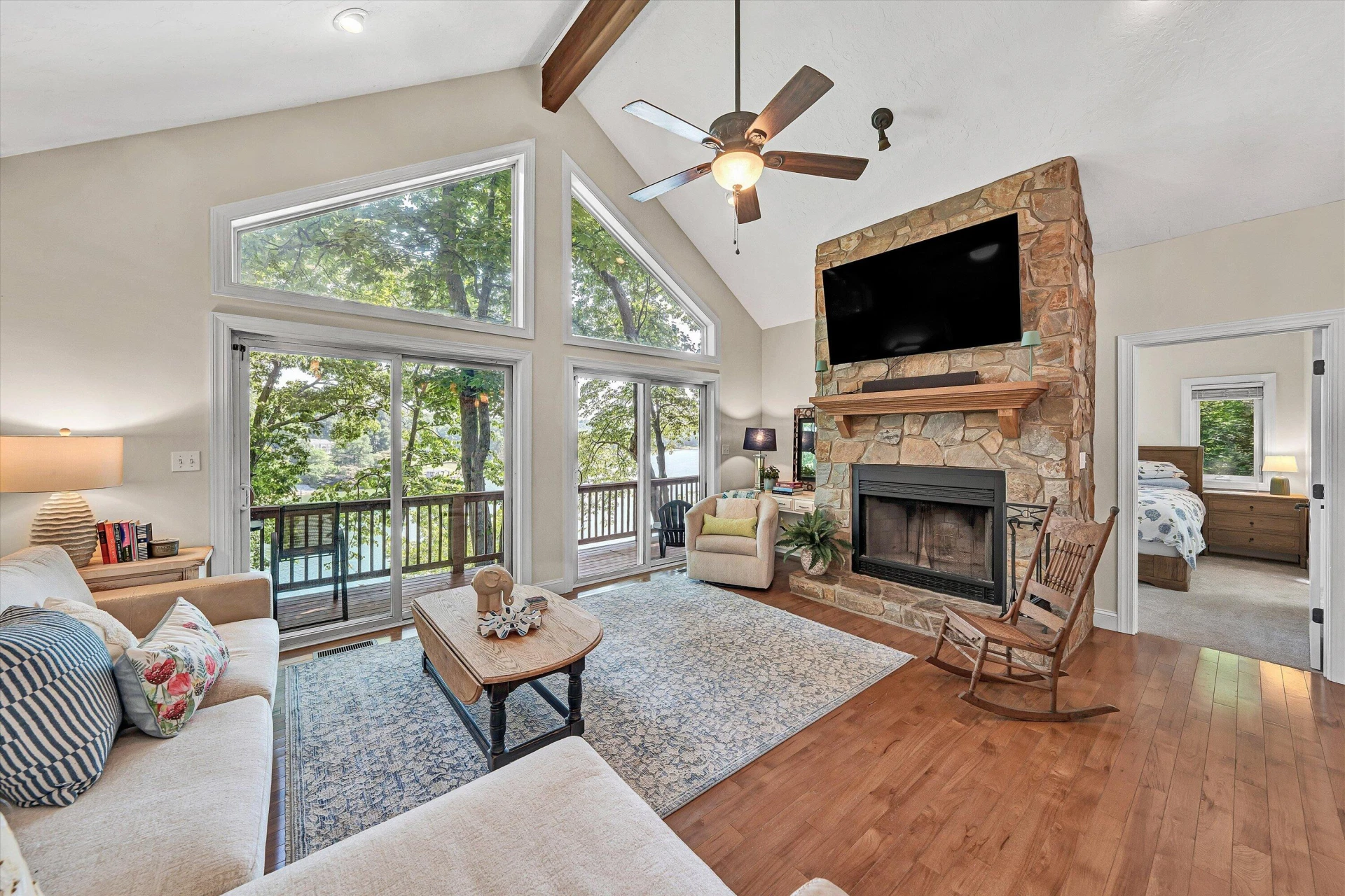 335 Lakecrest DR - Photo 19