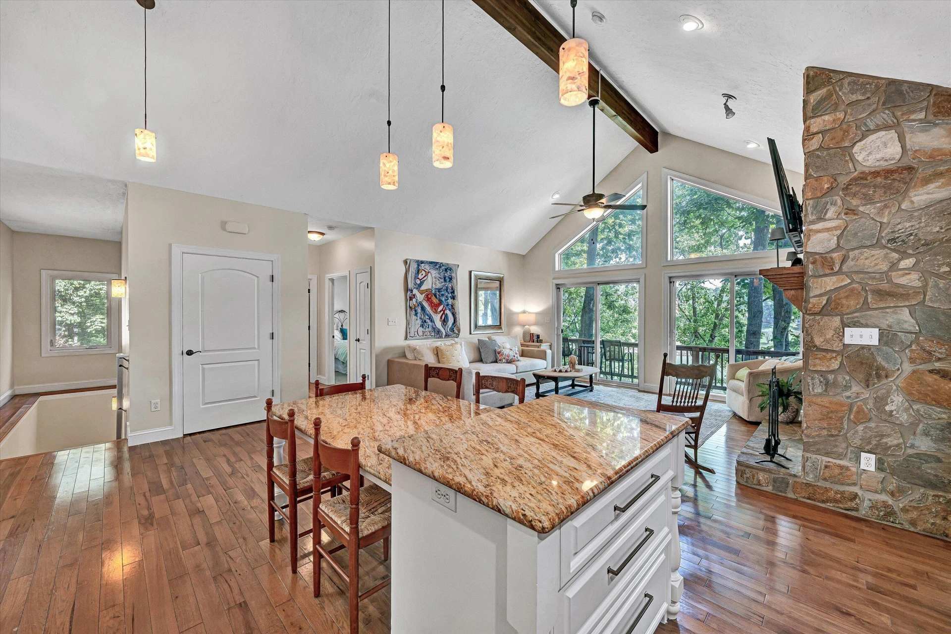 335 Lakecrest DR - Photo 21