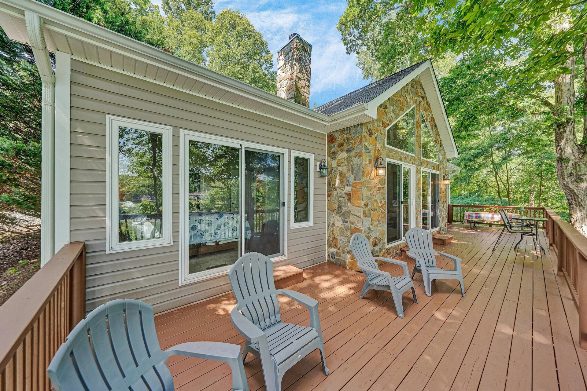 335 Lakecrest DR - Photo 32