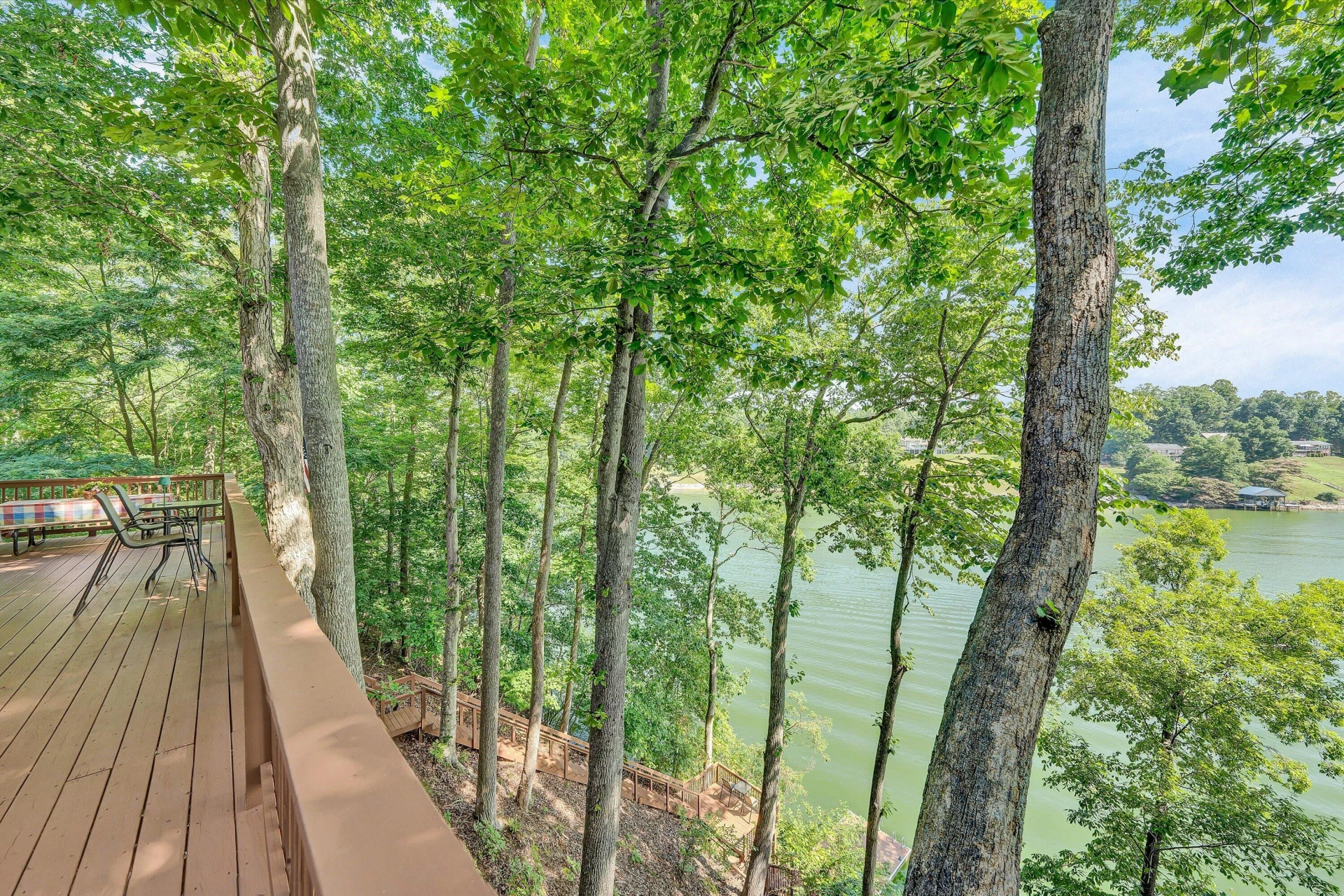 335 Lakecrest DR - Photo 33