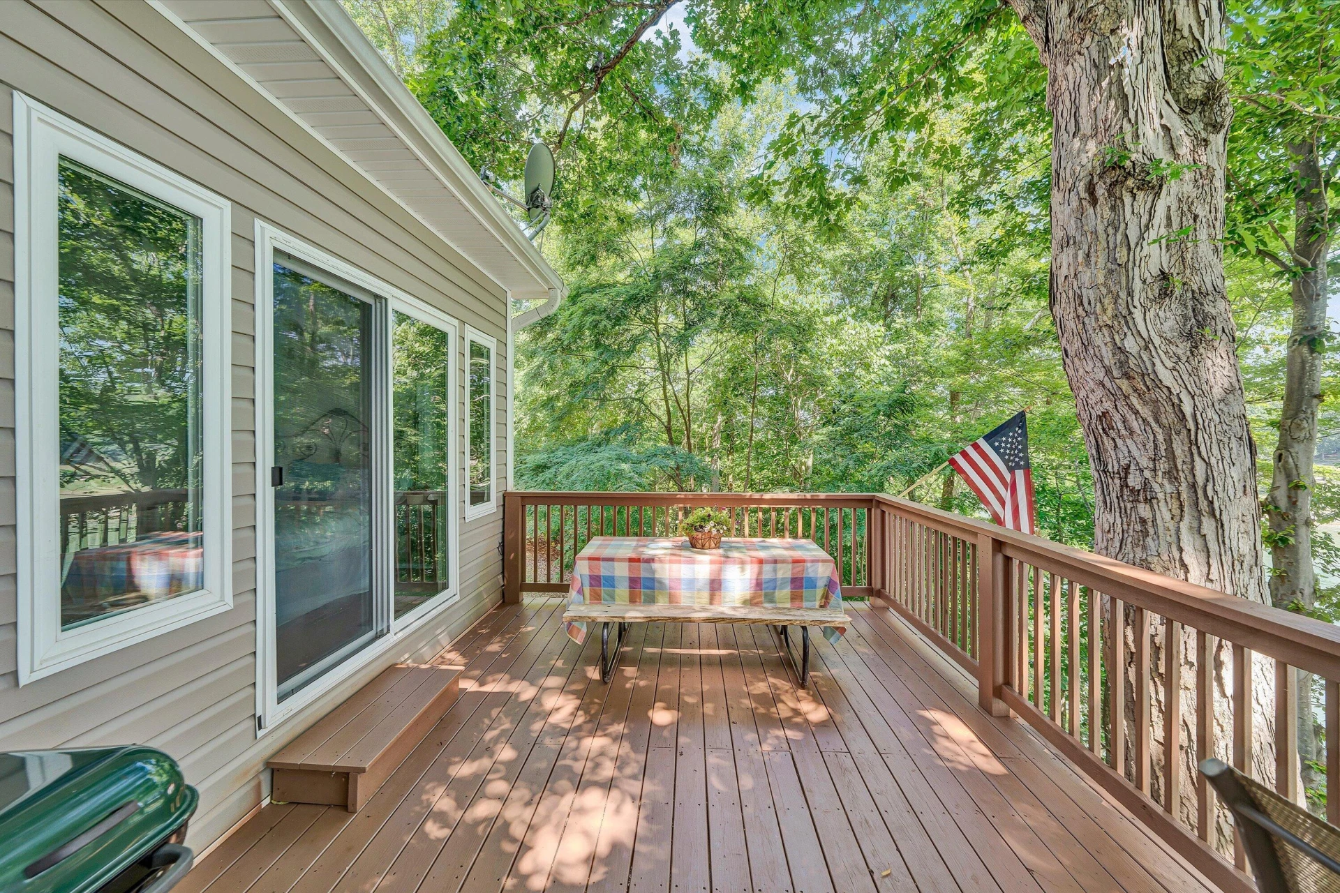 335 Lakecrest DR - Photo 34