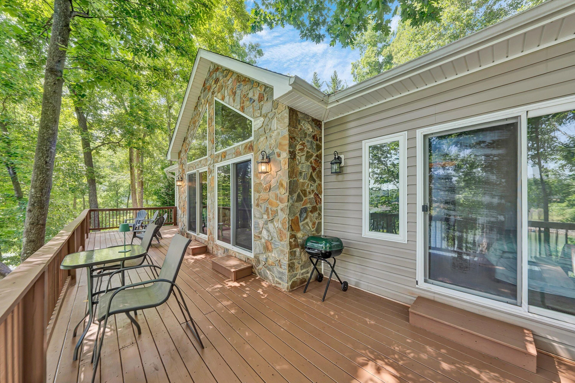 335 Lakecrest DR - Photo 35