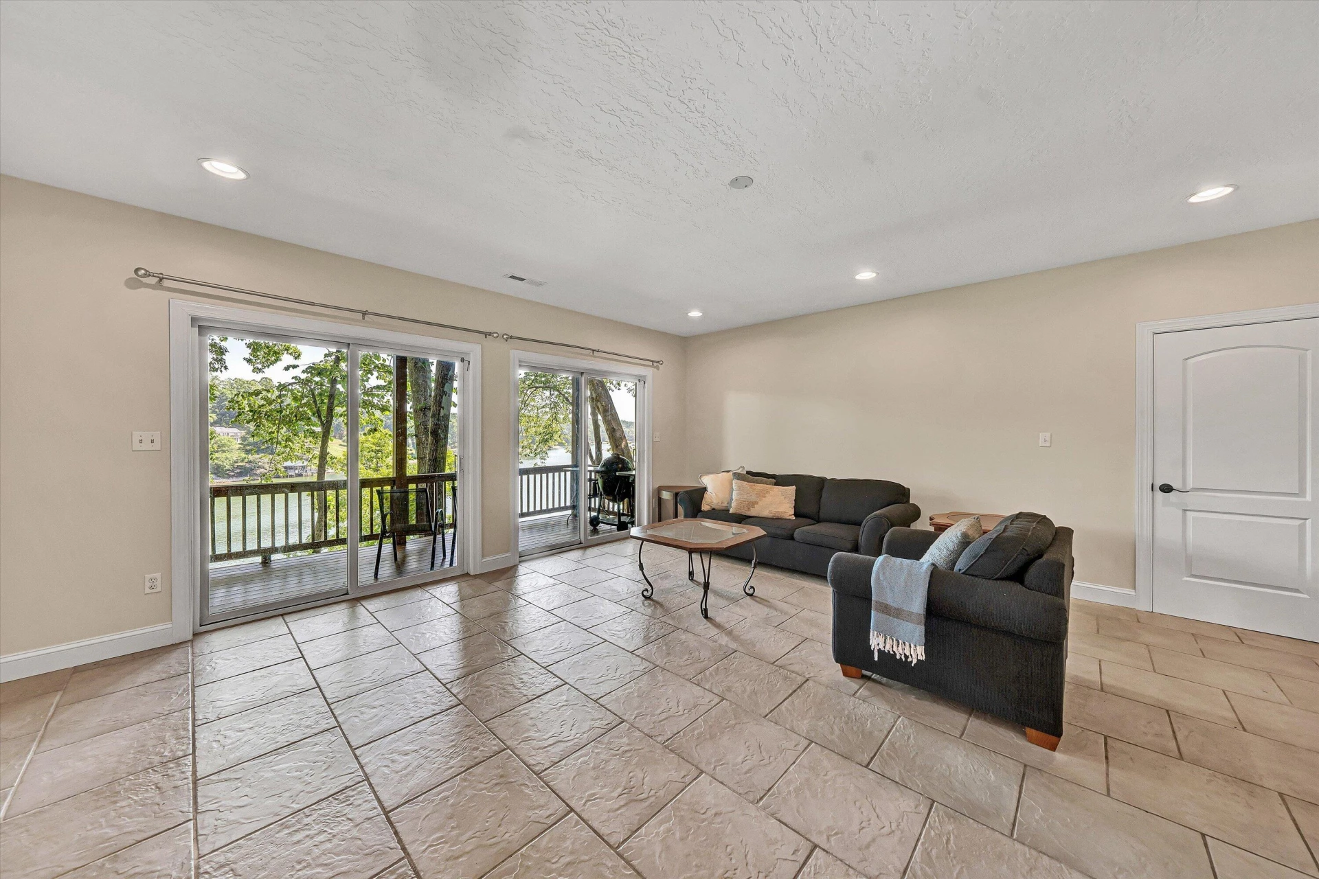 335 Lakecrest DR - Photo 39