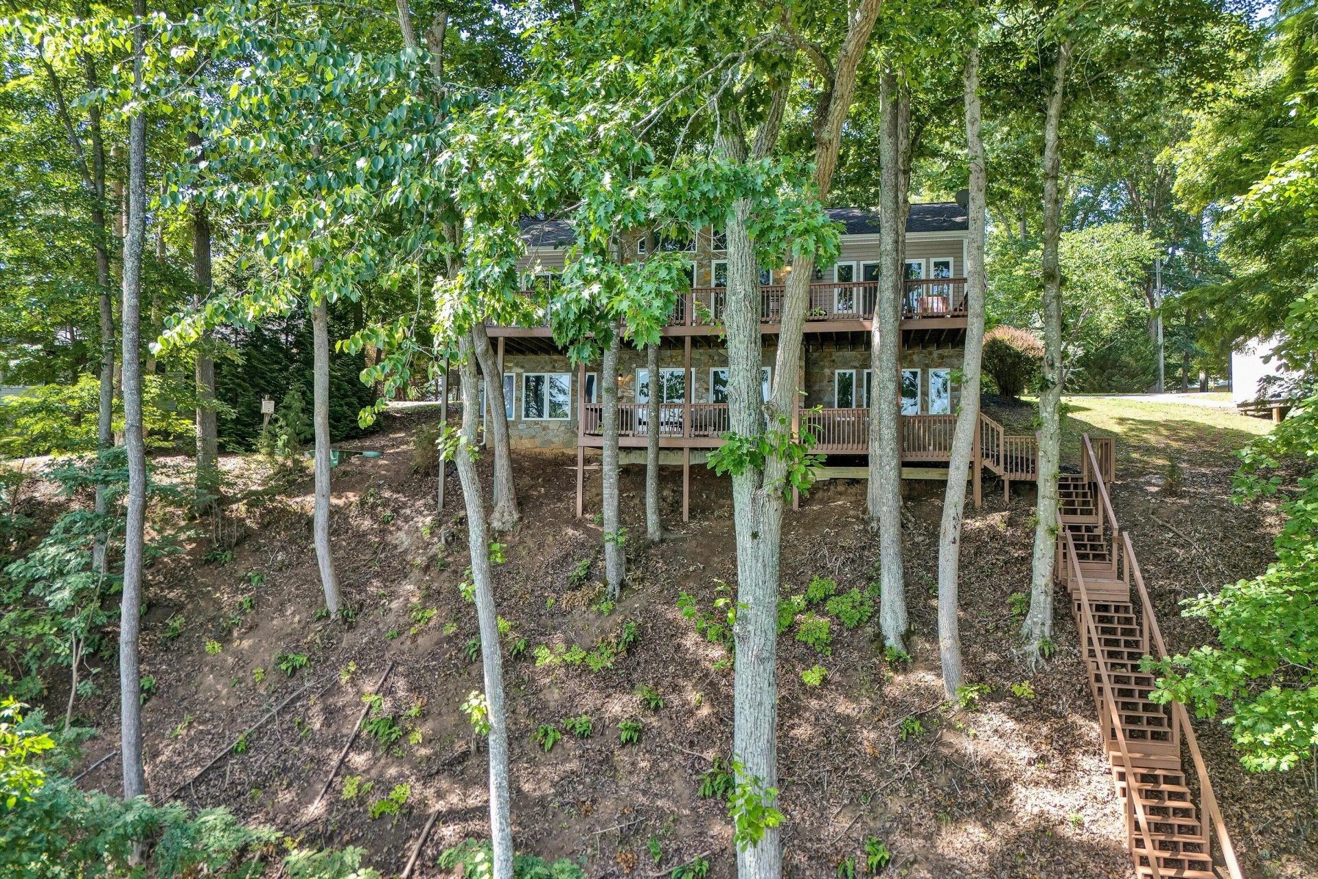 335 Lakecrest DR - Photo 47