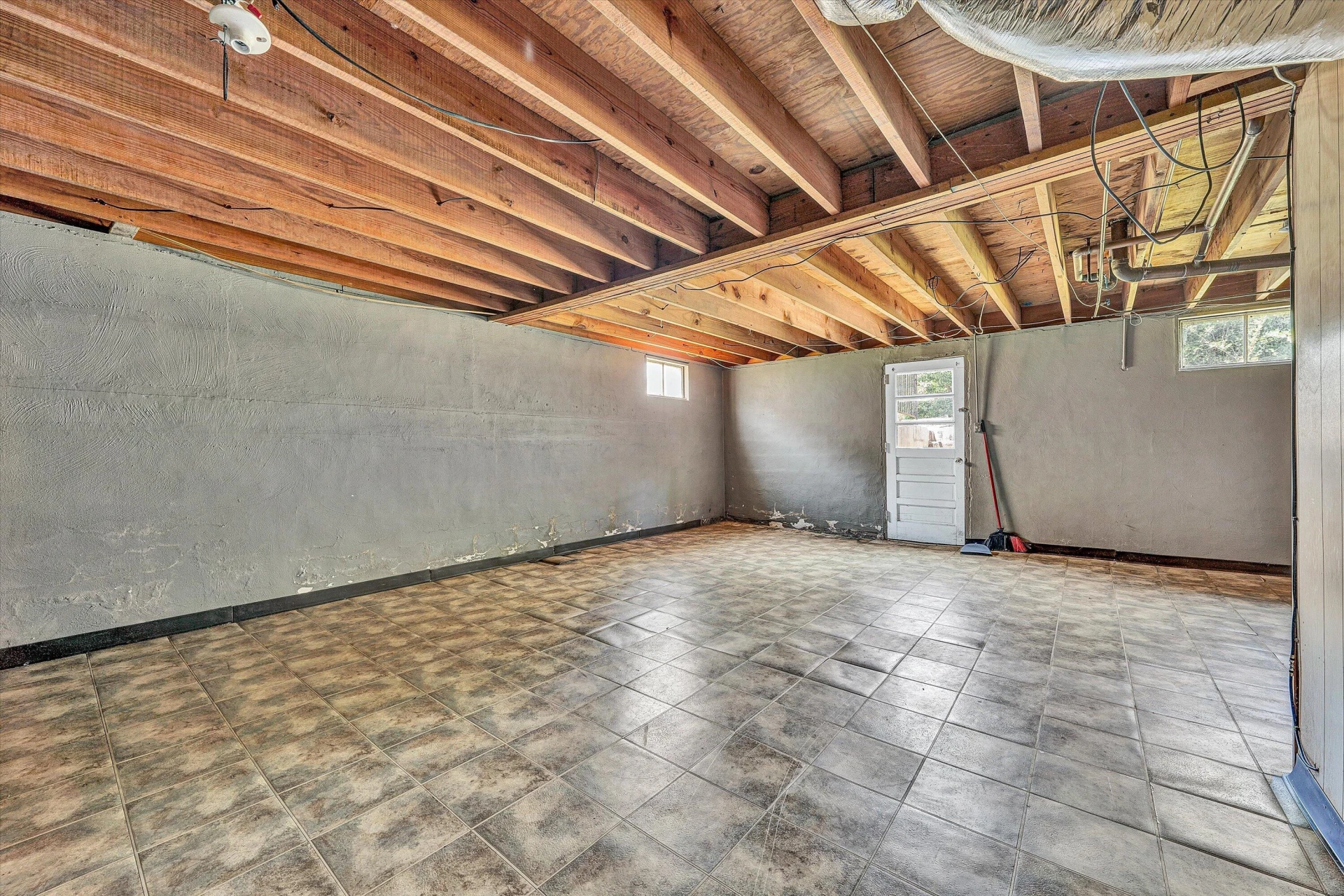 172 Tampa DR - Photo 18