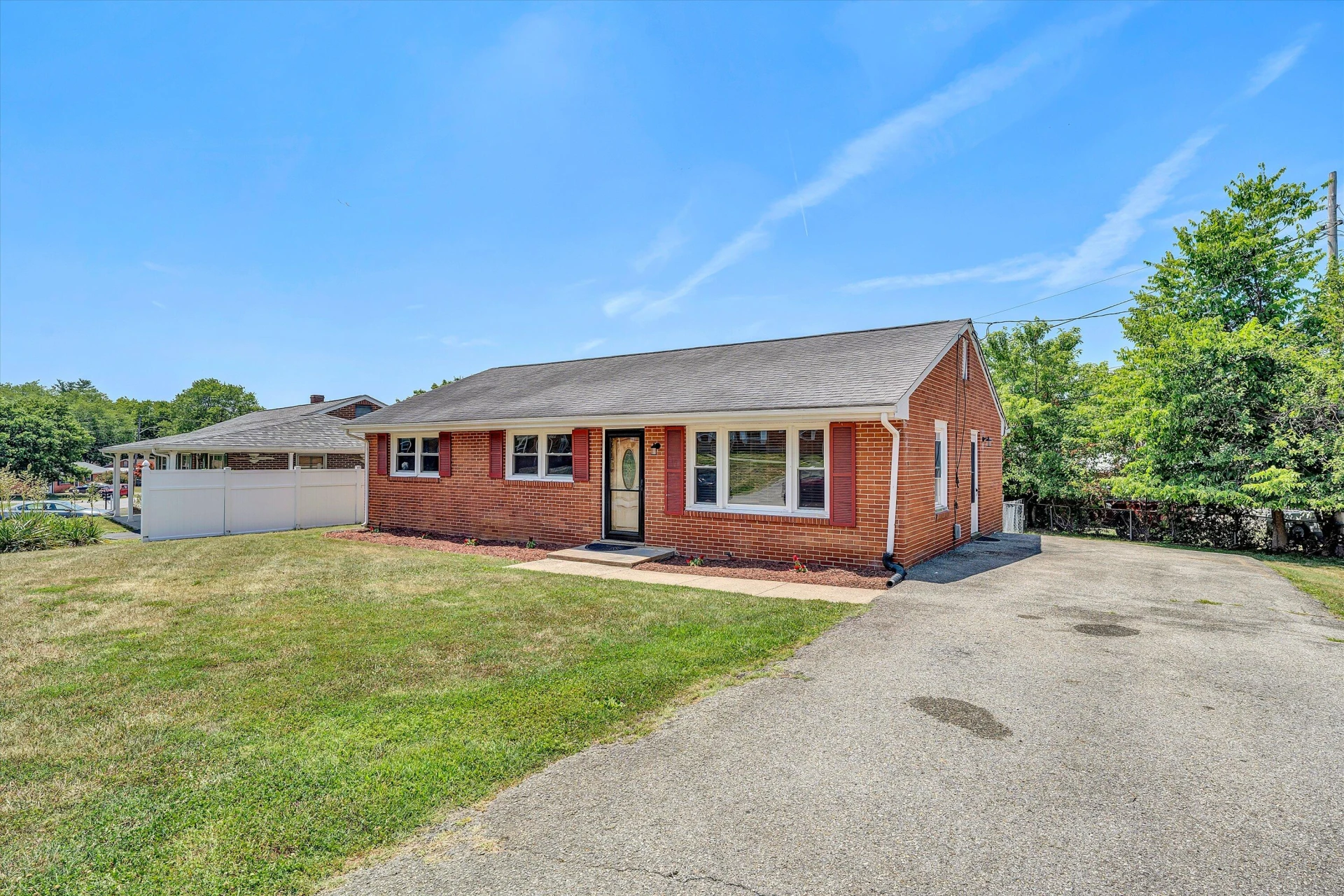172 Tampa DR - Photo 2