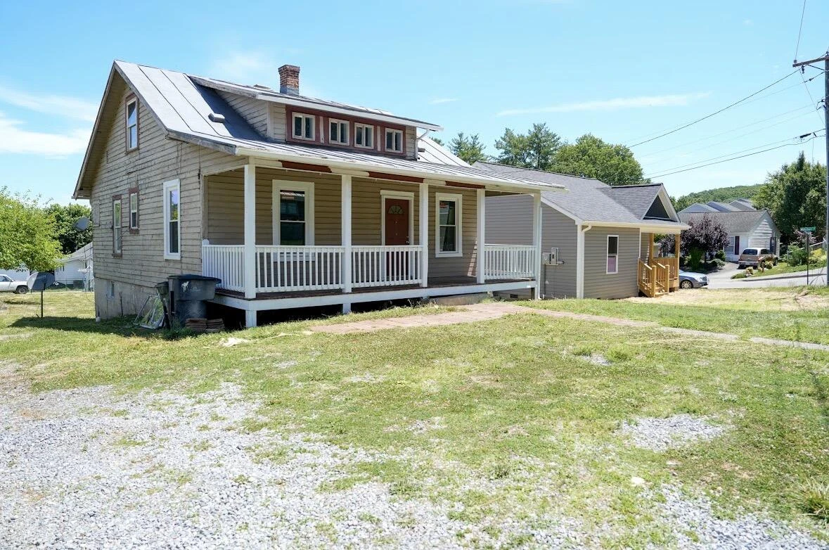3712 Yellow Mountain RD SE - Photo 2