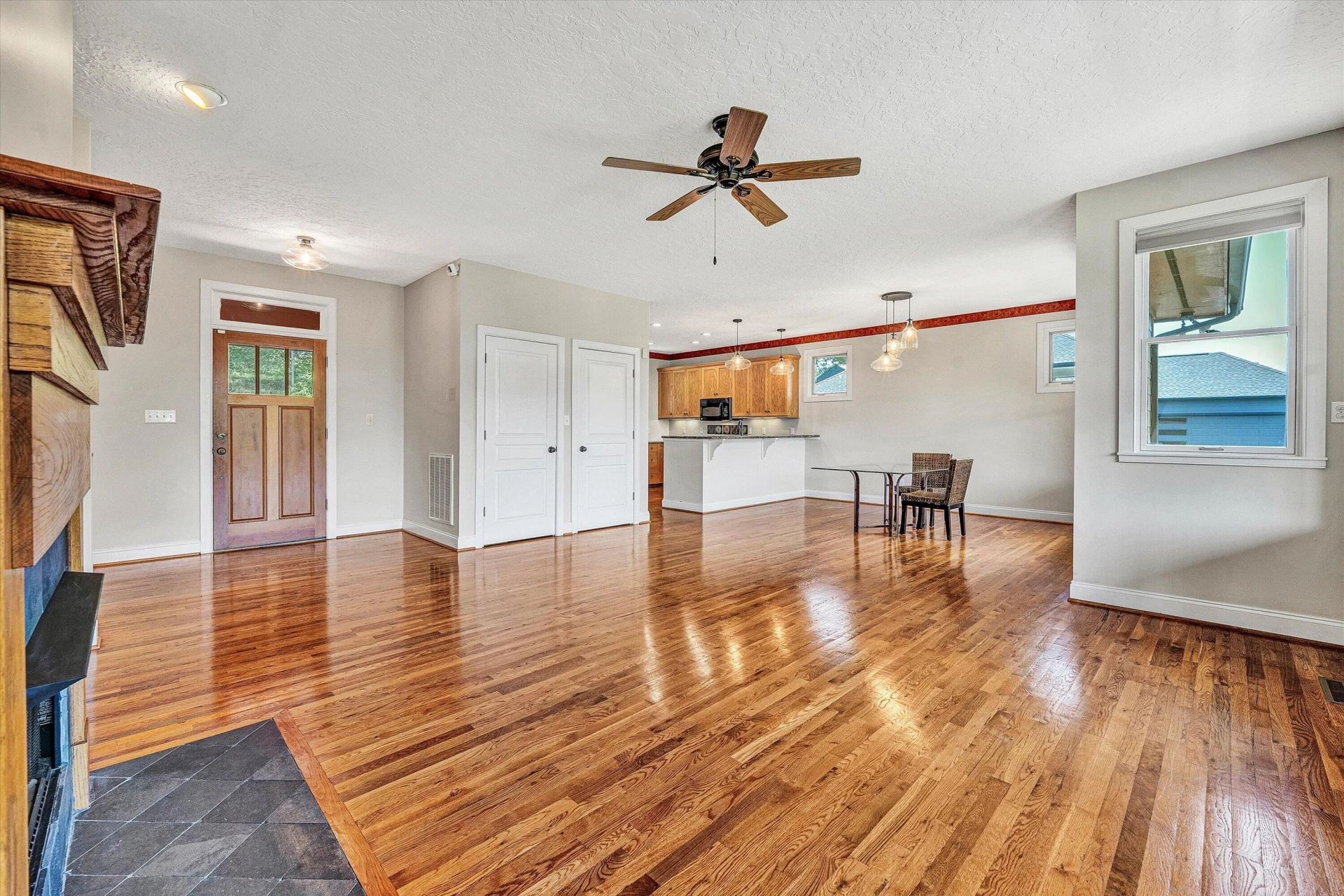 209 Park Shores CIR - Photo 5