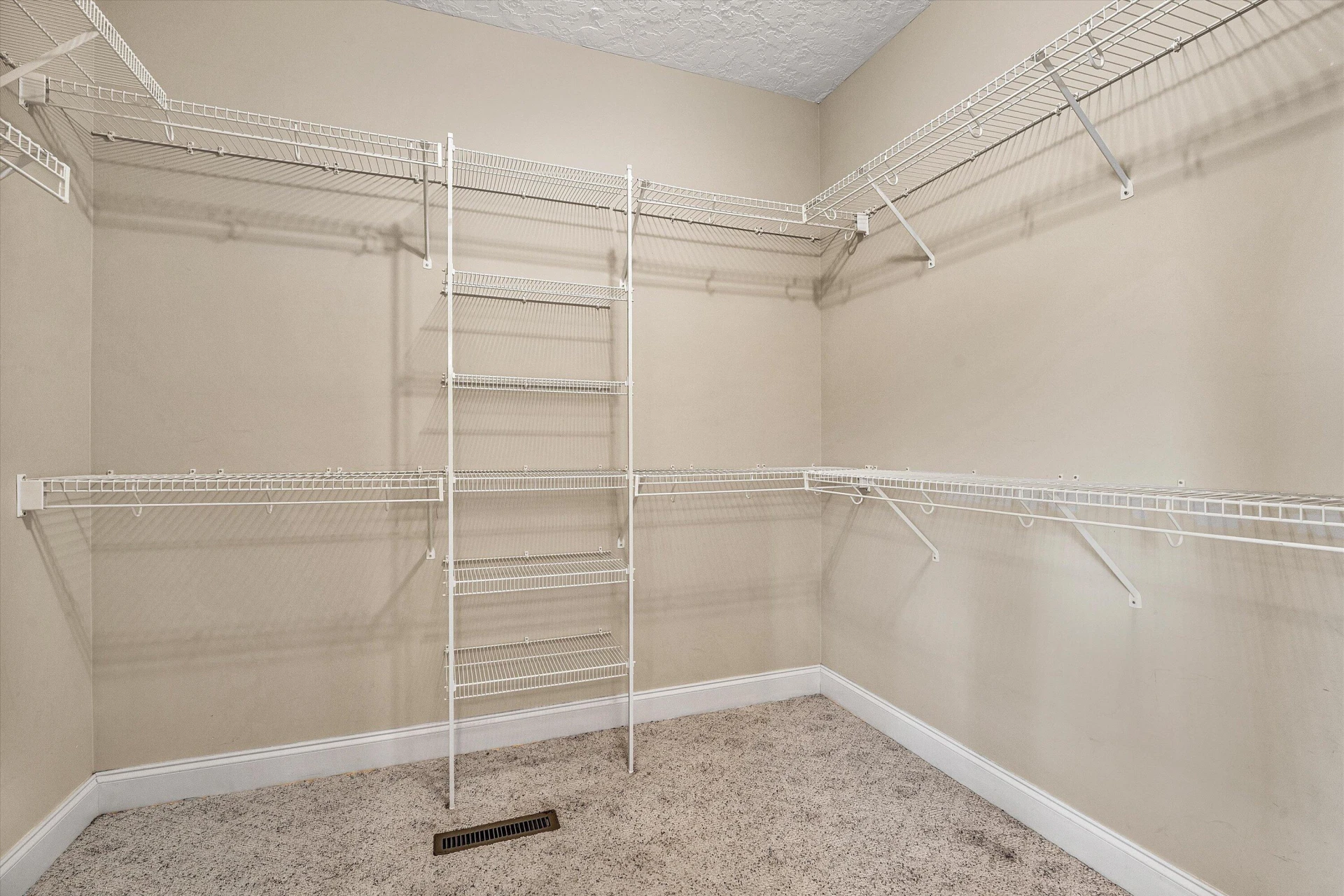 209 Park Shores CIR - Photo 15