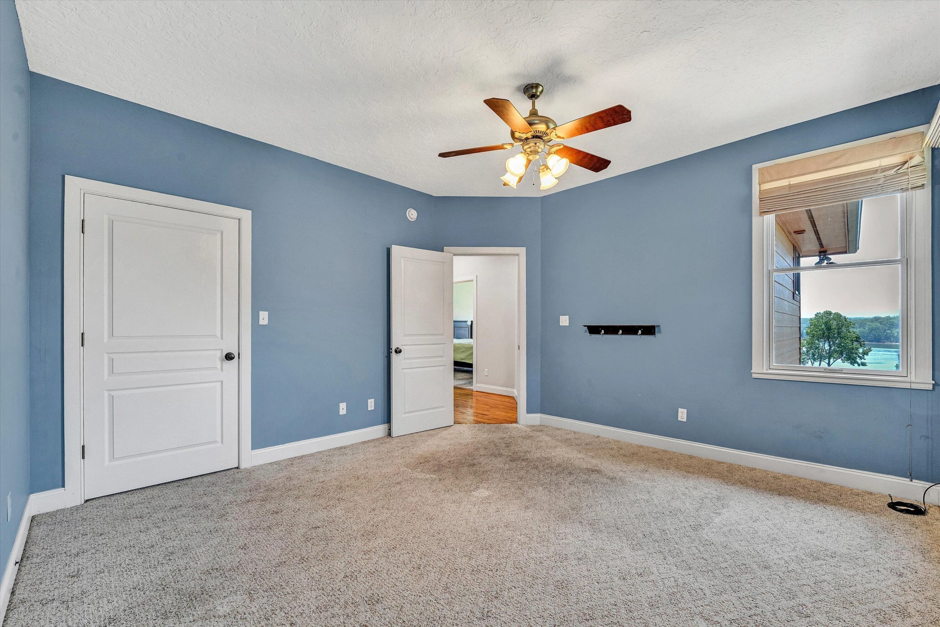 209 Park Shores CIR - Photo 18