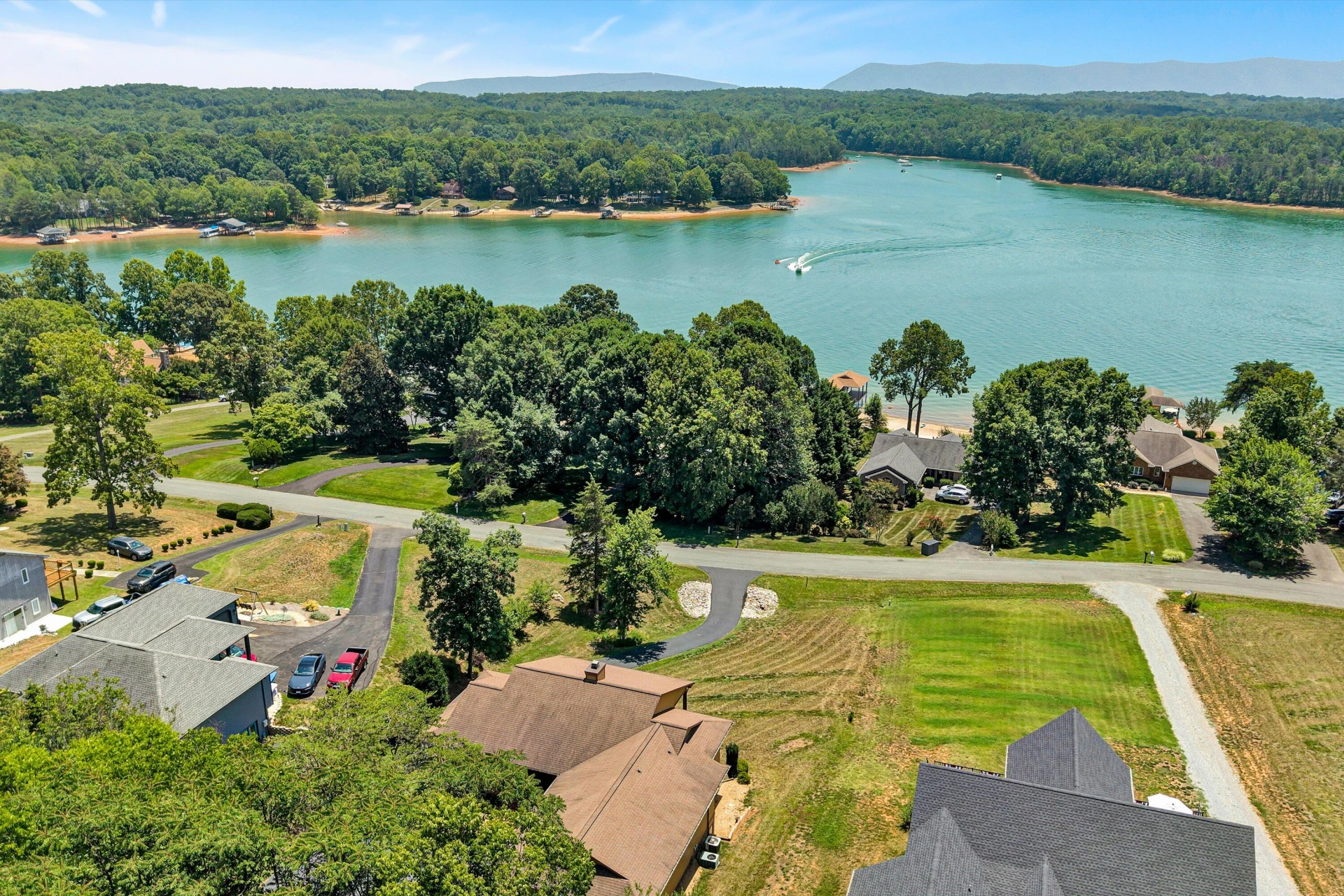 209 Park Shores CIR - Photo 2