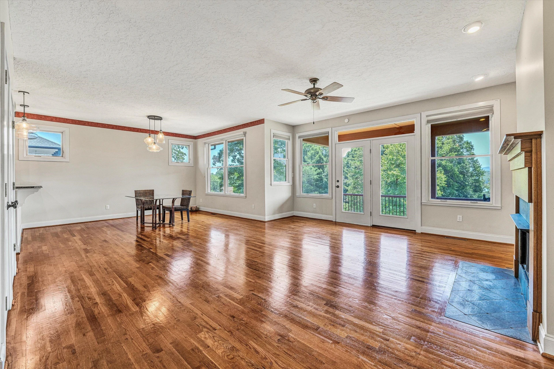 209 Park Shores CIR - Photo 3