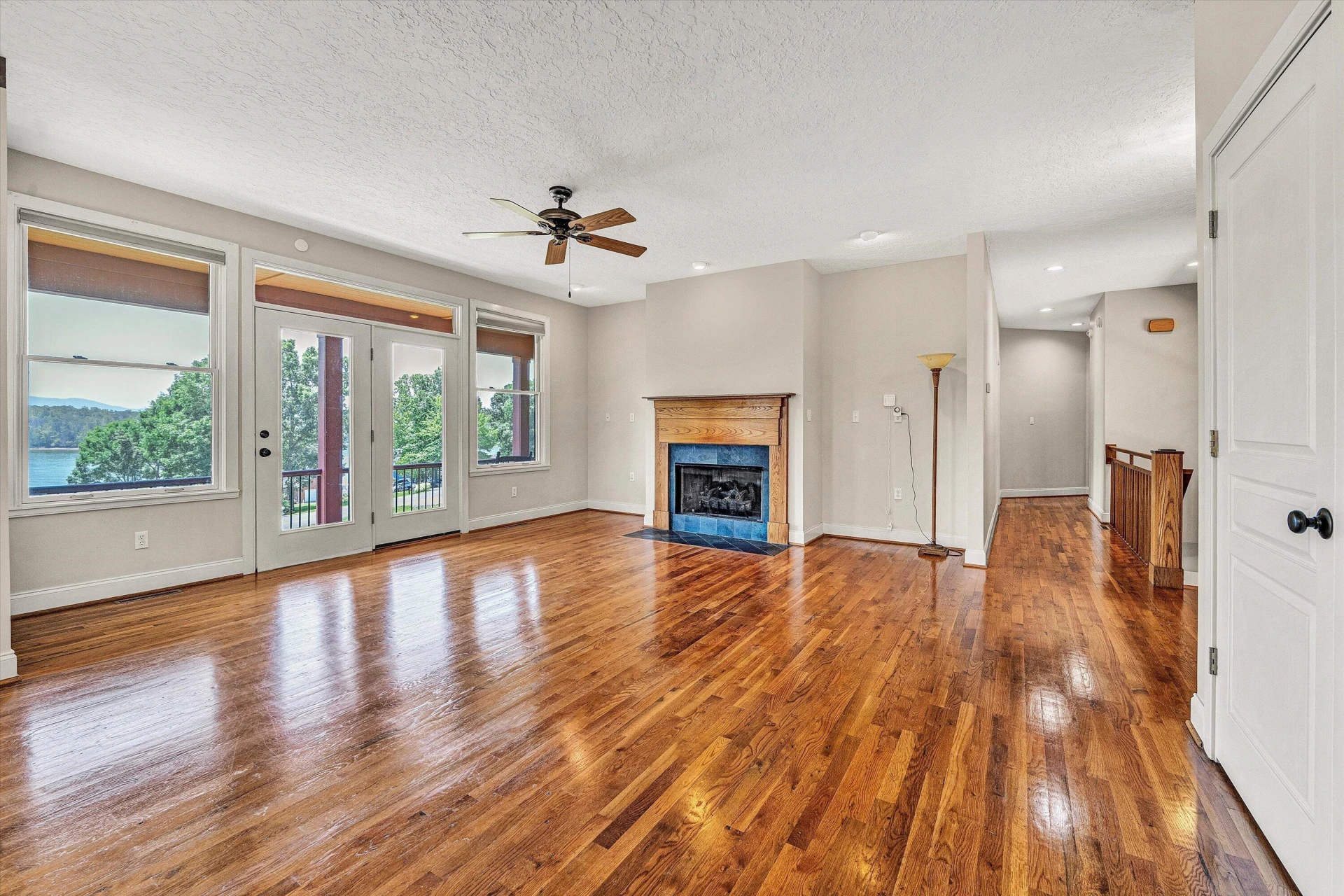 209 Park Shores CIR - Photo 4
