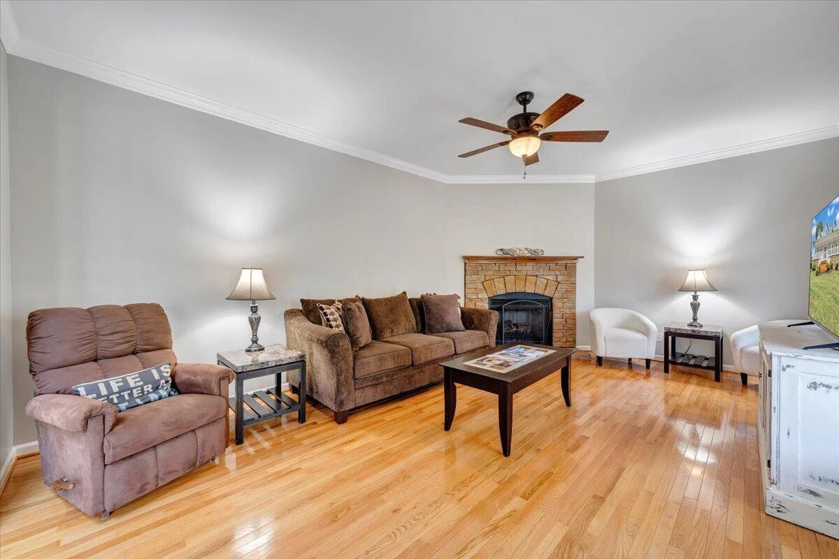 1157 Lakeland Pines DR - Photo 10