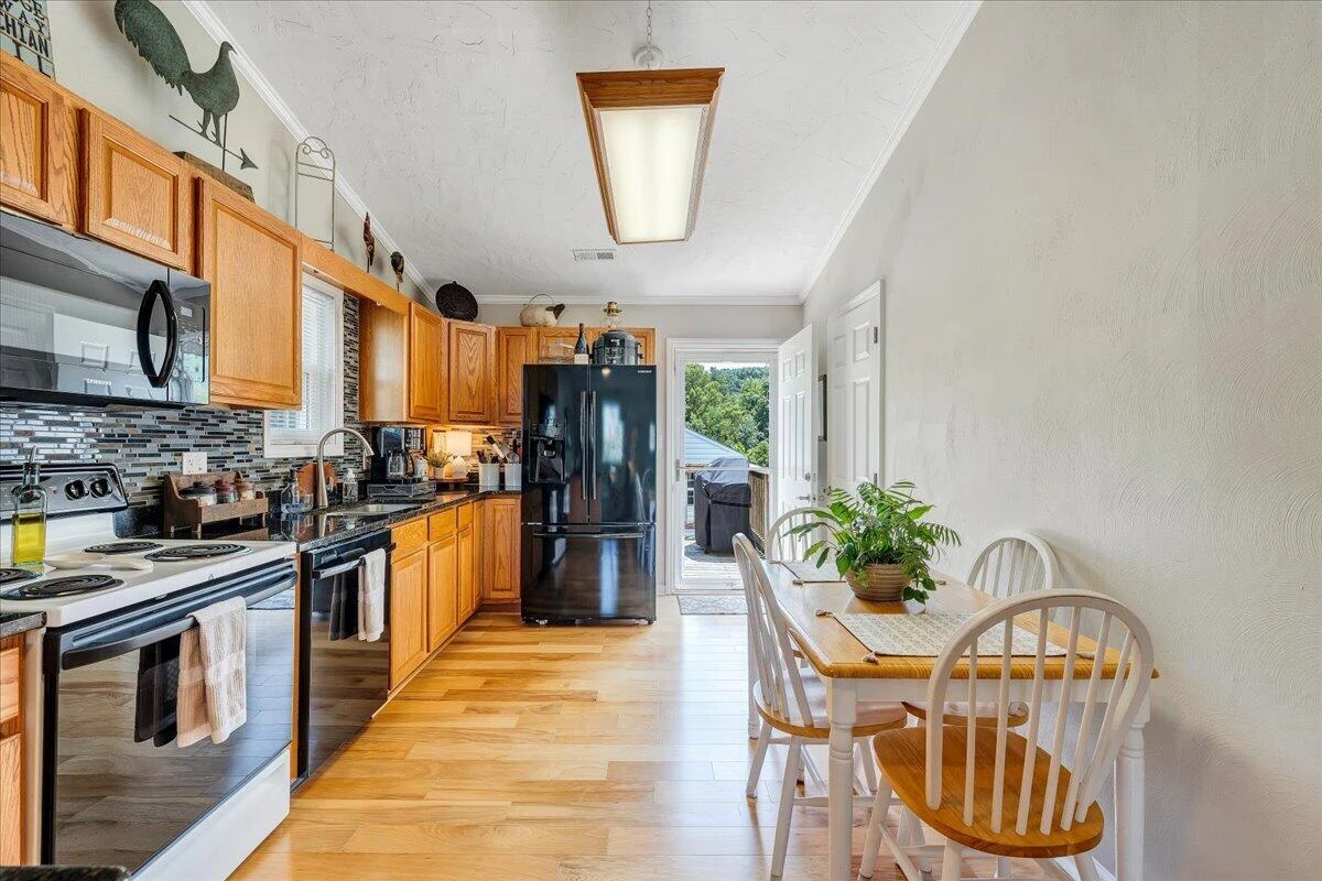 1533 Blanton AVE SE - Photo 11