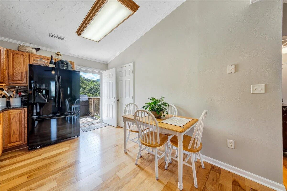 1533 Blanton AVE SE - Photo 12