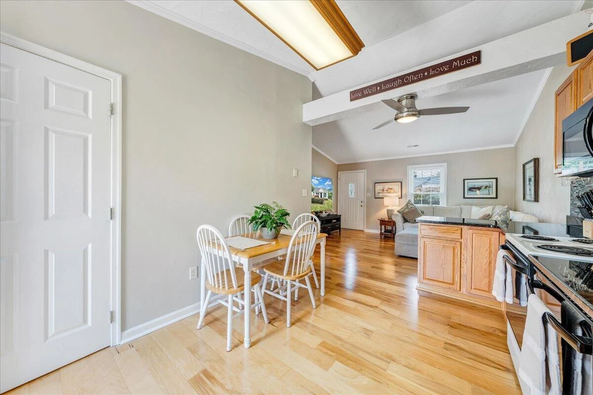 1533 Blanton AVE SE - Photo 13