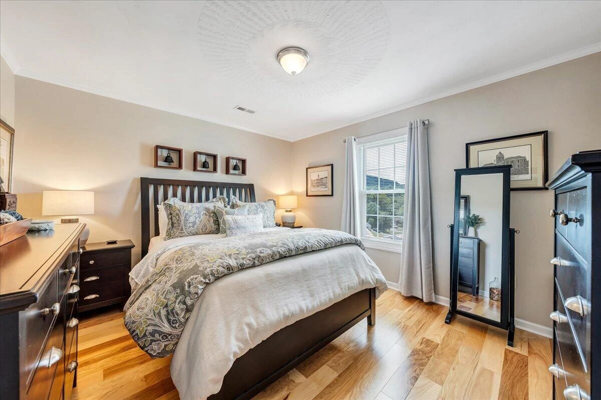 1533 Blanton AVE SE - Photo 16