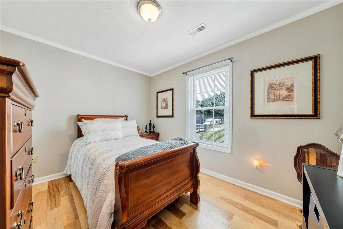 1533 Blanton AVE SE - Photo 18