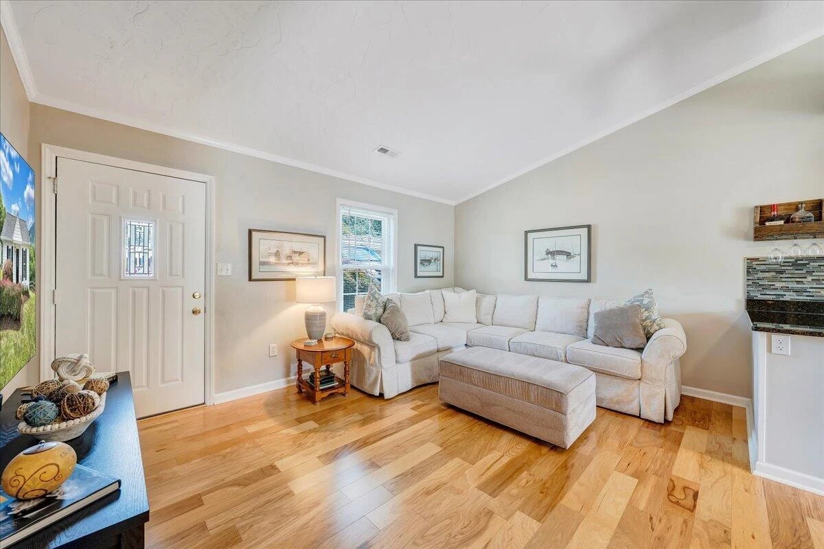 1533 Blanton AVE SE - Photo 5