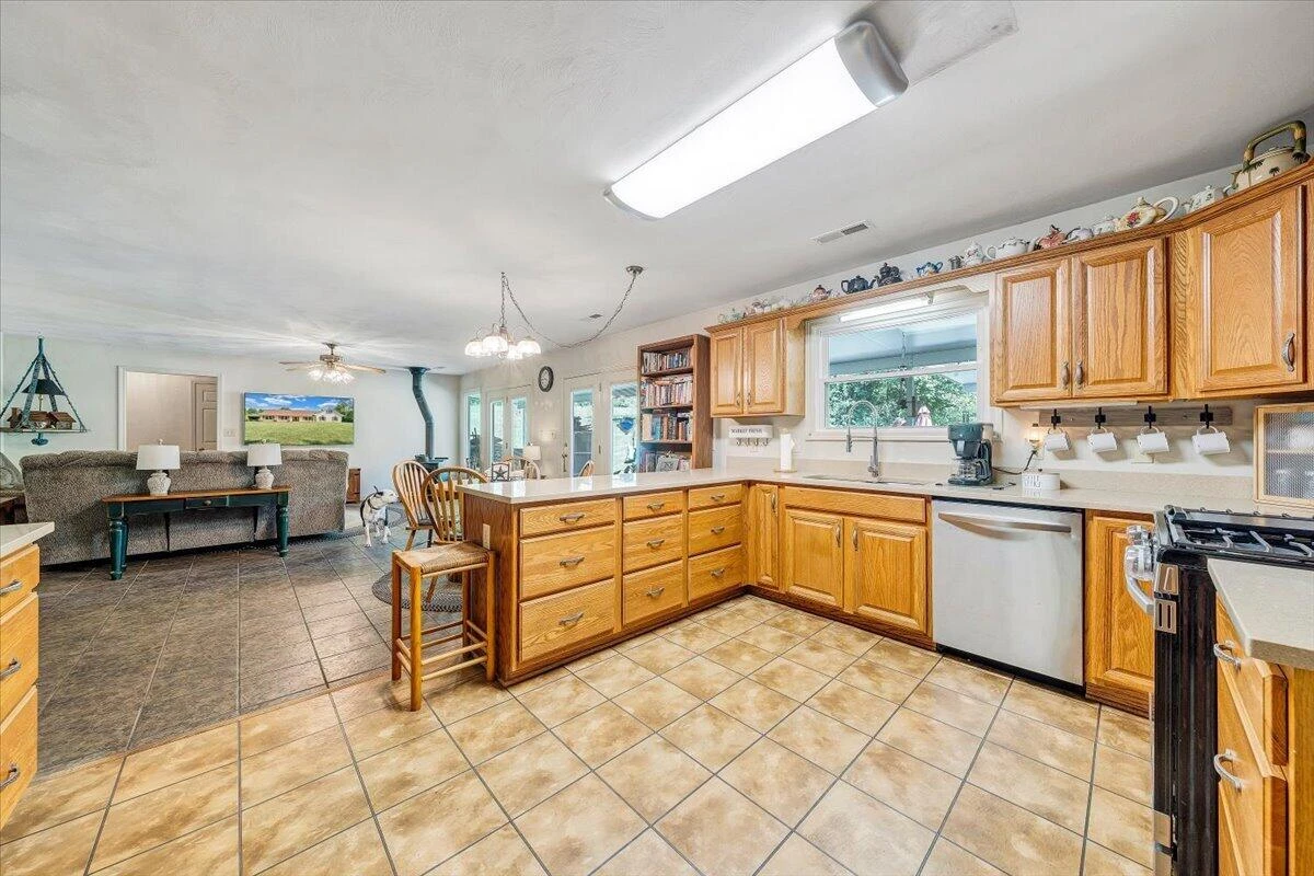 361 Saddlewood DR - Photo 16