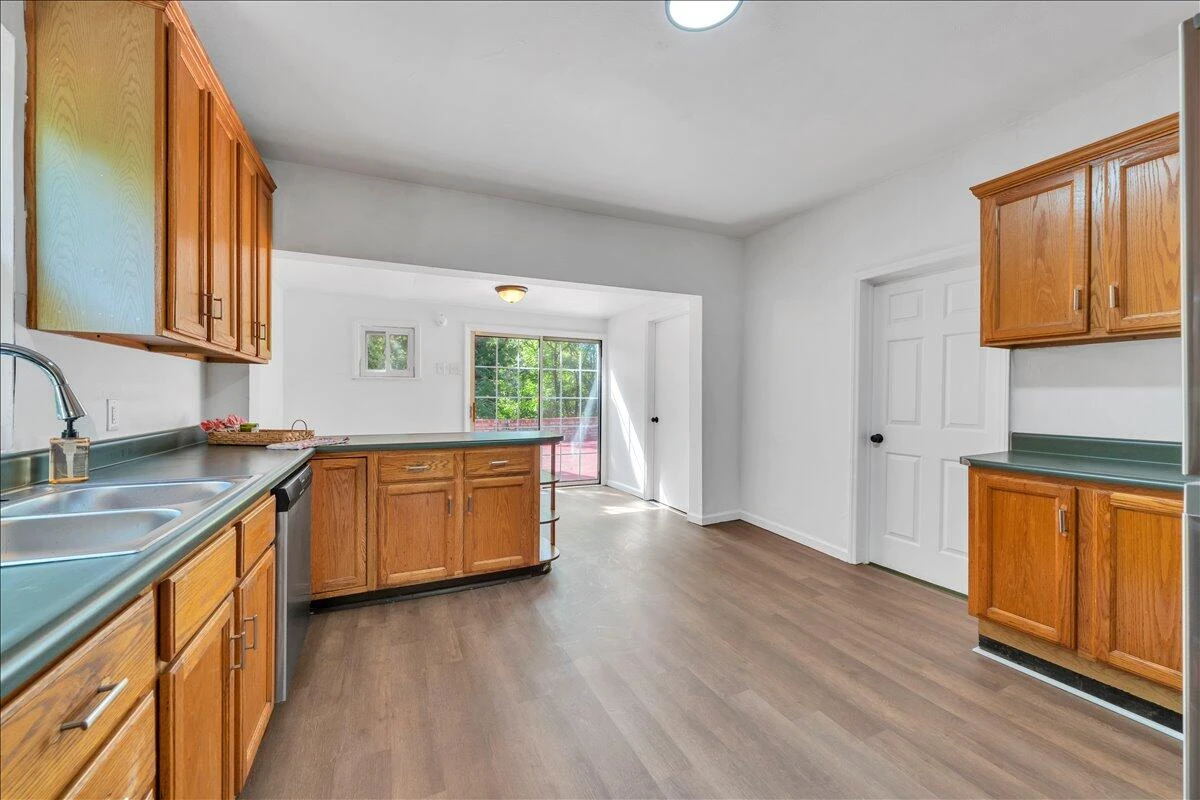 1316 North AVE NE - Photo 11