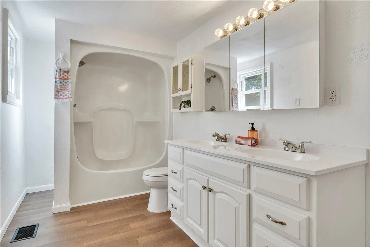 1316 North AVE NE - Photo 18