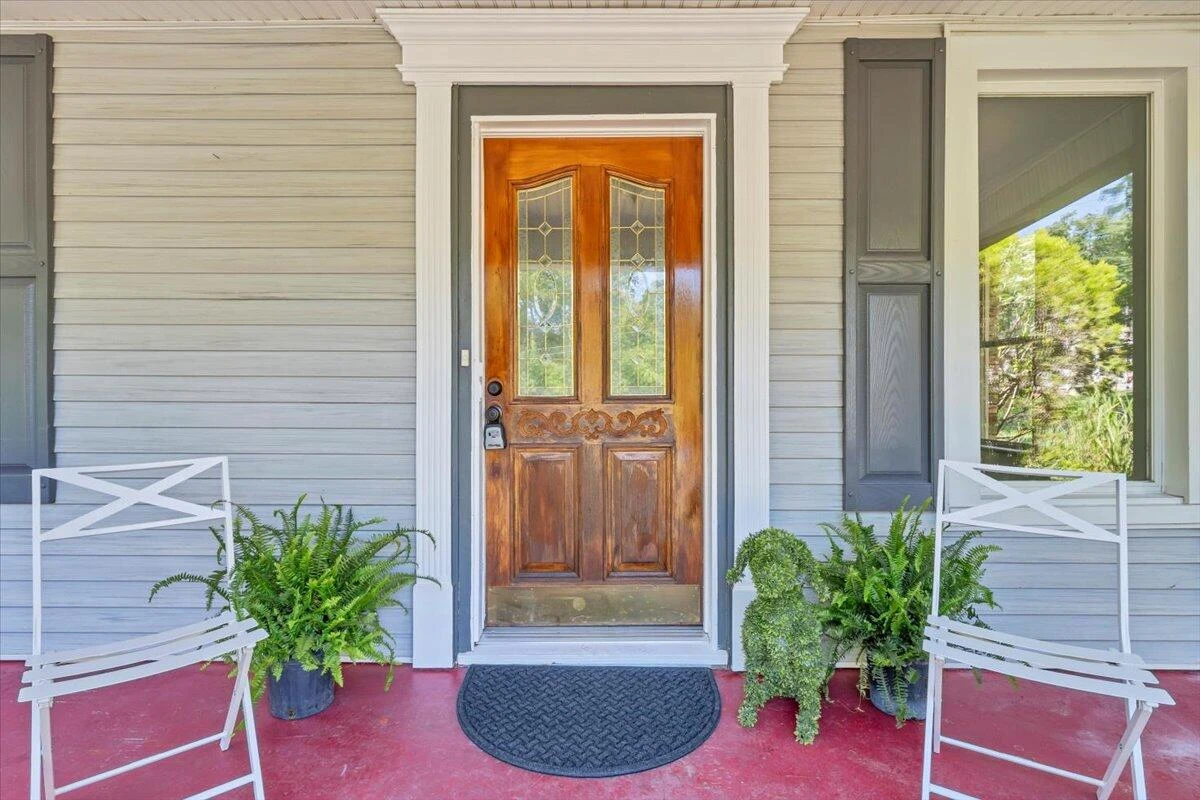 1316 North AVE NE - Photo 2