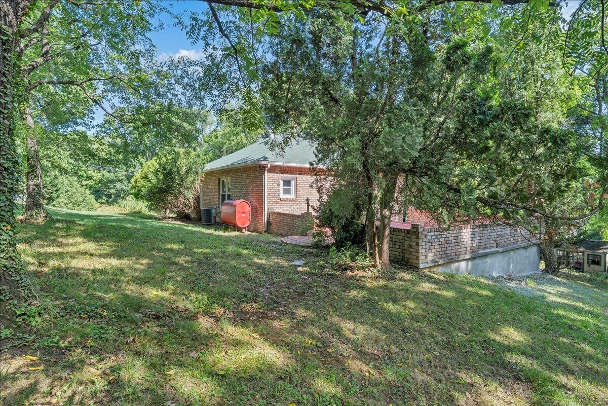 1316 North AVE NE - Photo 24