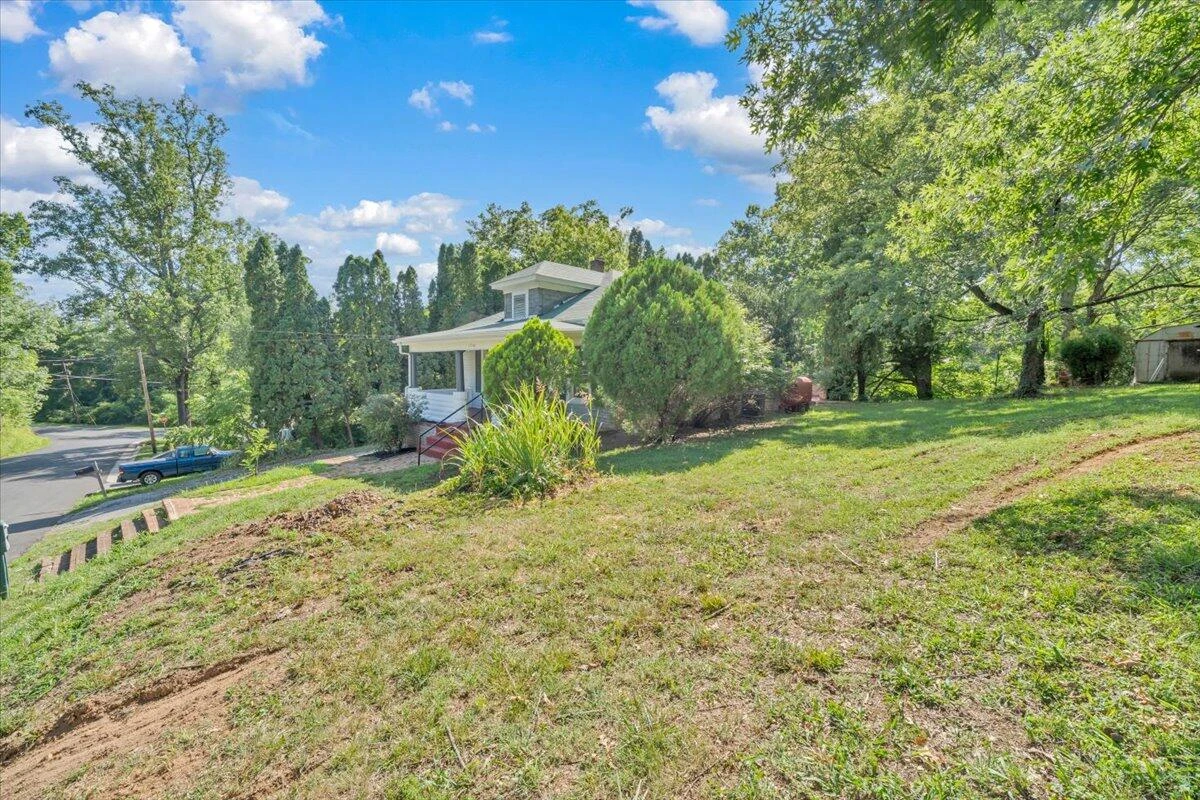 1316 North AVE NE - Photo 31