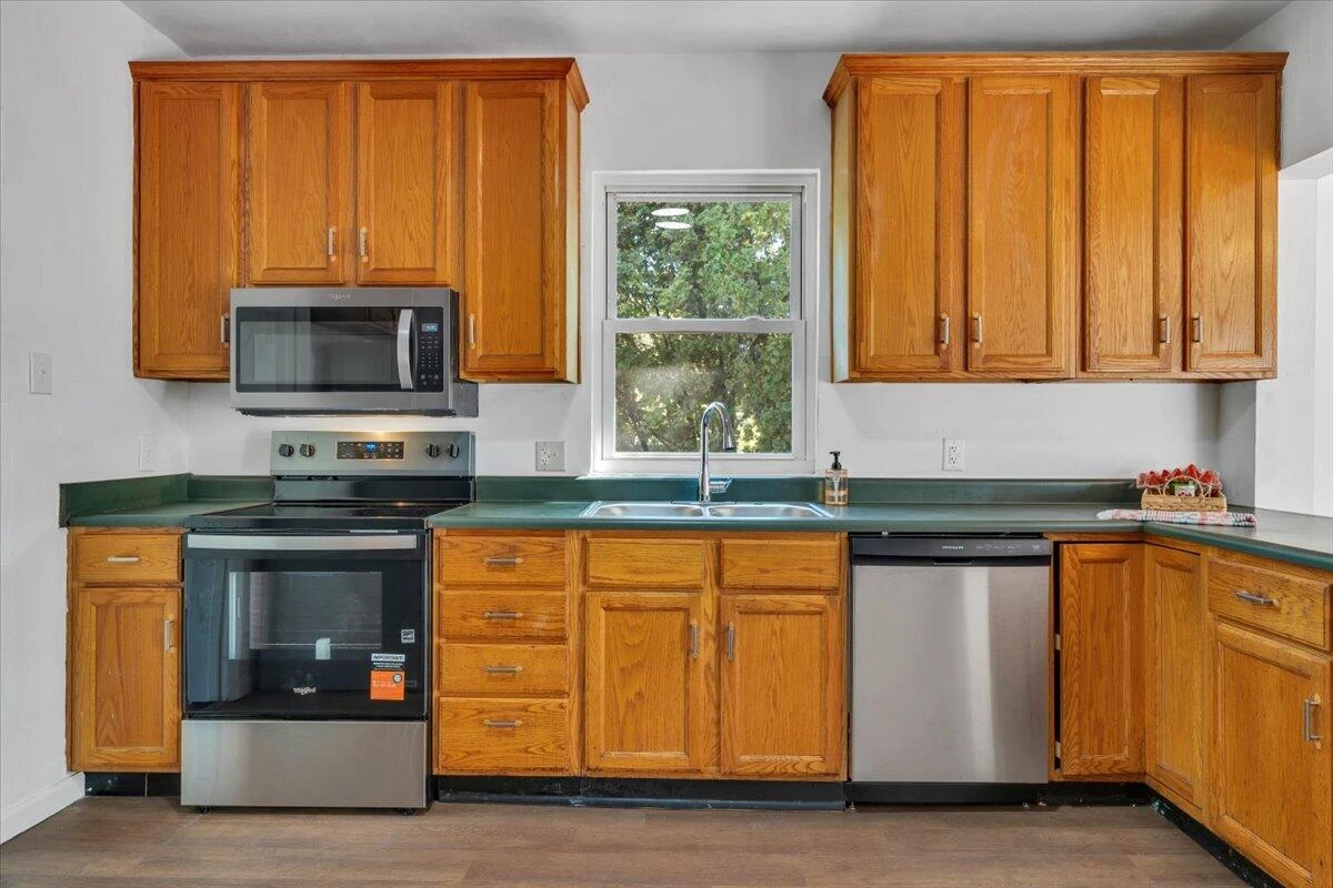 1316 North AVE NE - Photo 9
