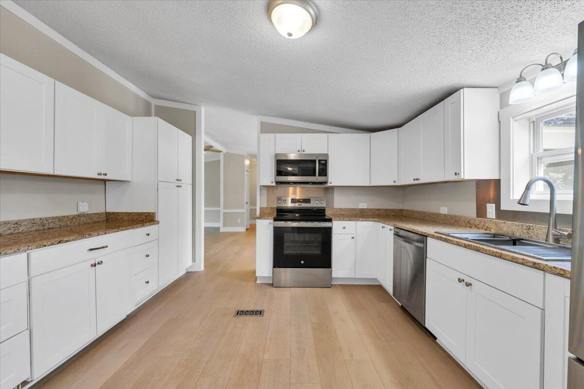 2748 Taylors RD - Photo 16