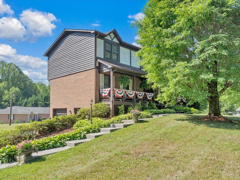 65 Sandalwood DR - Photo 2