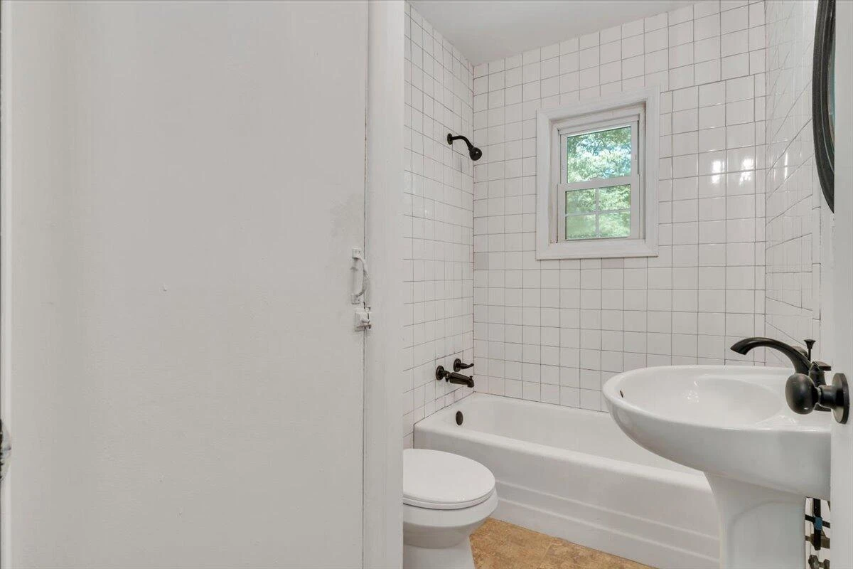 808 John Arthur RD - Photo 16