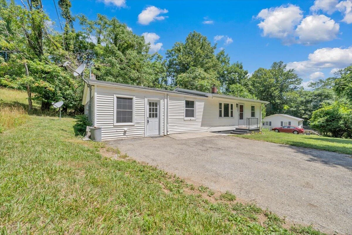 808 John Arthur RD - Photo 28