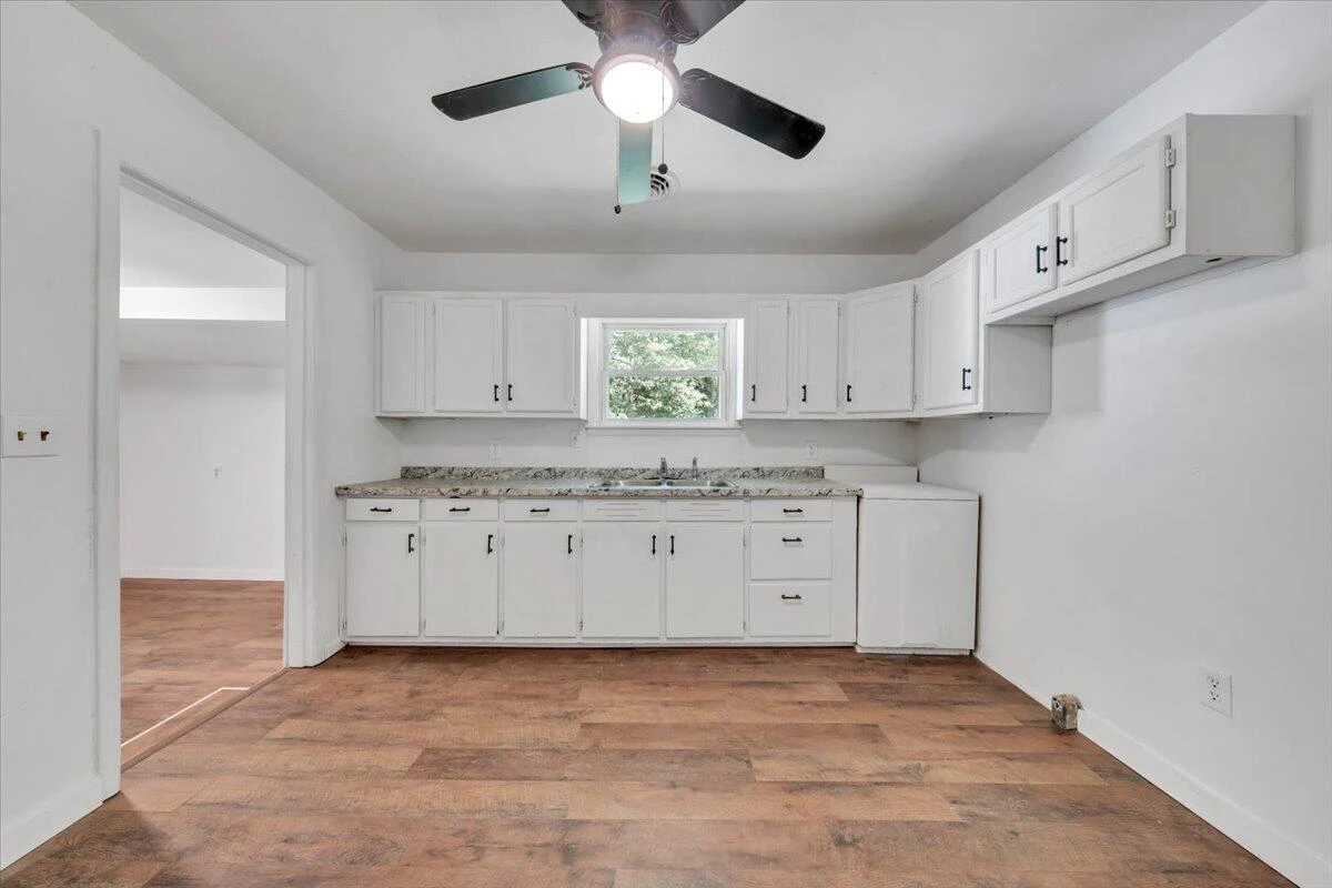808 John Arthur RD - Photo 6