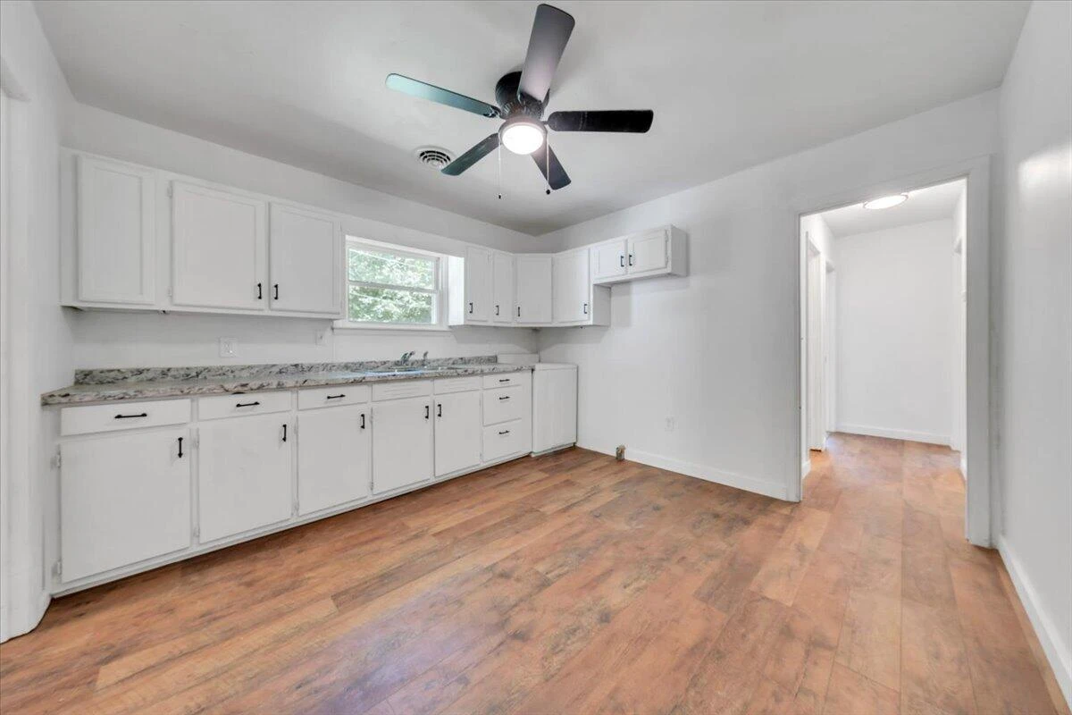 808 John Arthur RD - Photo 9